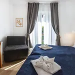 Plage-on Panzio Bed & Breakfast Siofok