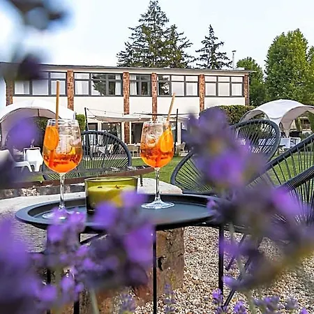 Plage-on Panzio Bed & Breakfast 4*