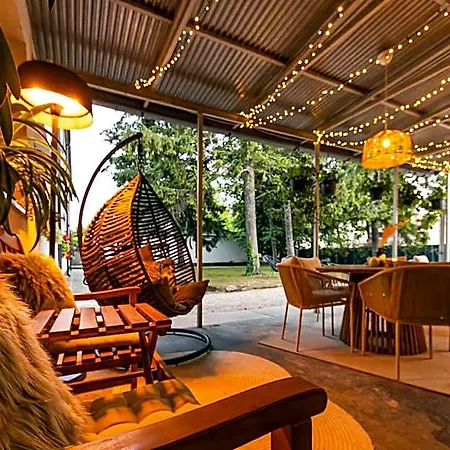 Bed & Breakfast Plage-on Panzio Siofok