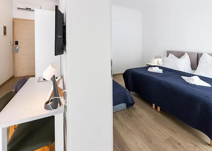 Plage-on Panzio Bed and Breakfast 4*