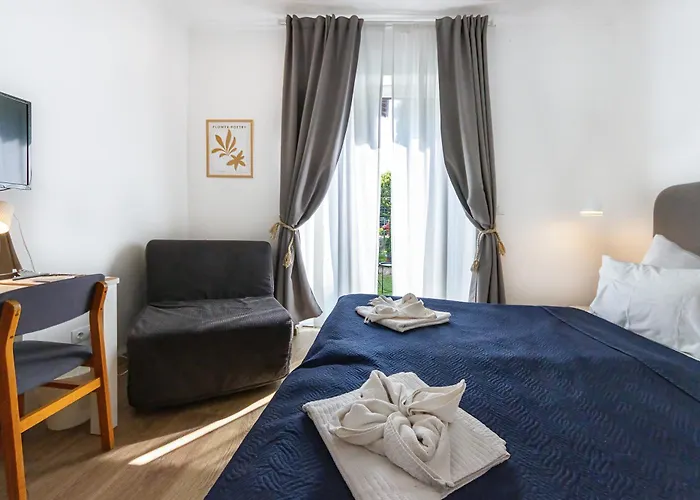 Plage-on Panzio Bed & Breakfast Siófok