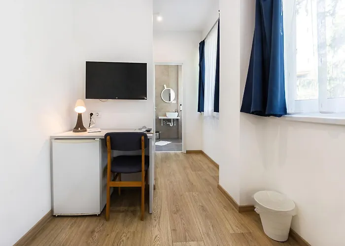 Plage-on Panzio Bed and Breakfast 4*