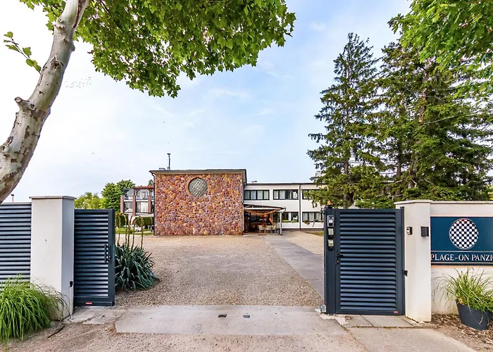 Plage-on Panzio Bed & Breakfast Siófok